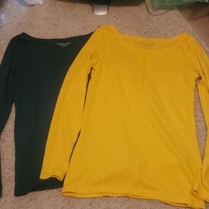 2 long sleeve AE favorite tees